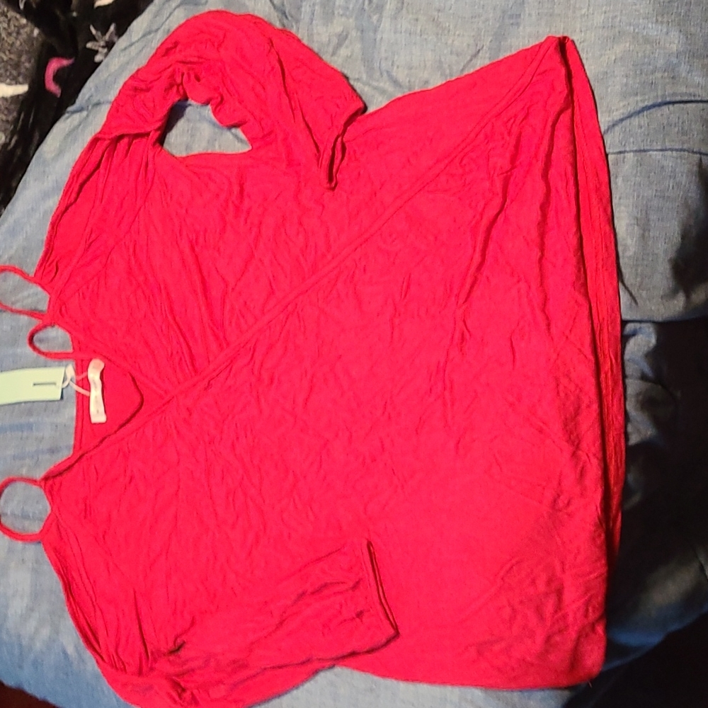 Red 3/4 sleeve shirt
